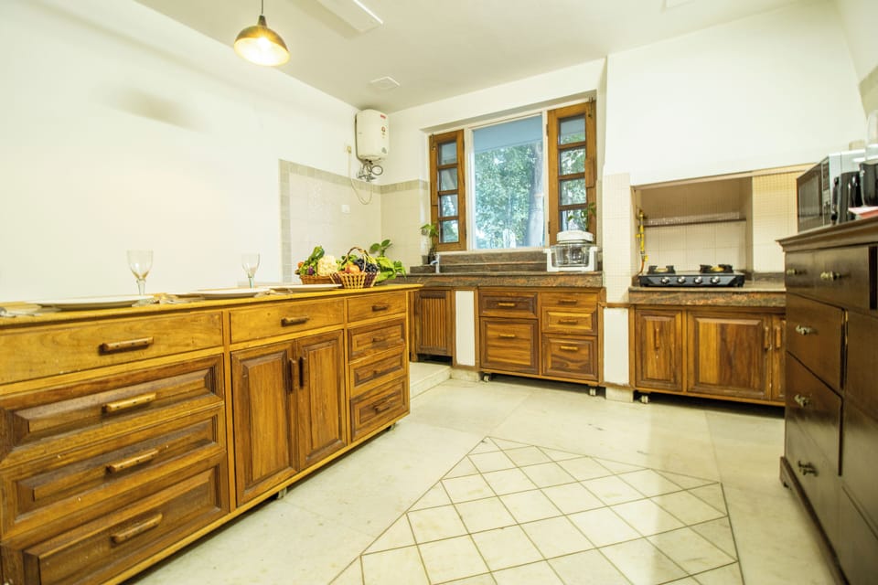 Standard Room, Park View | In-room dining