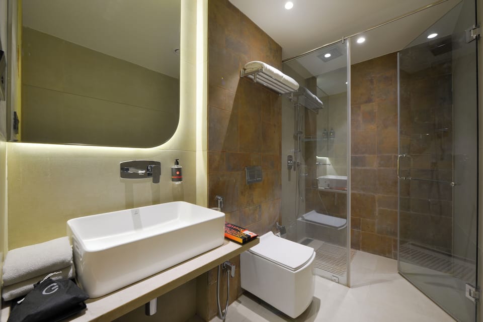 Towels, soap, shampoo, toilet paper