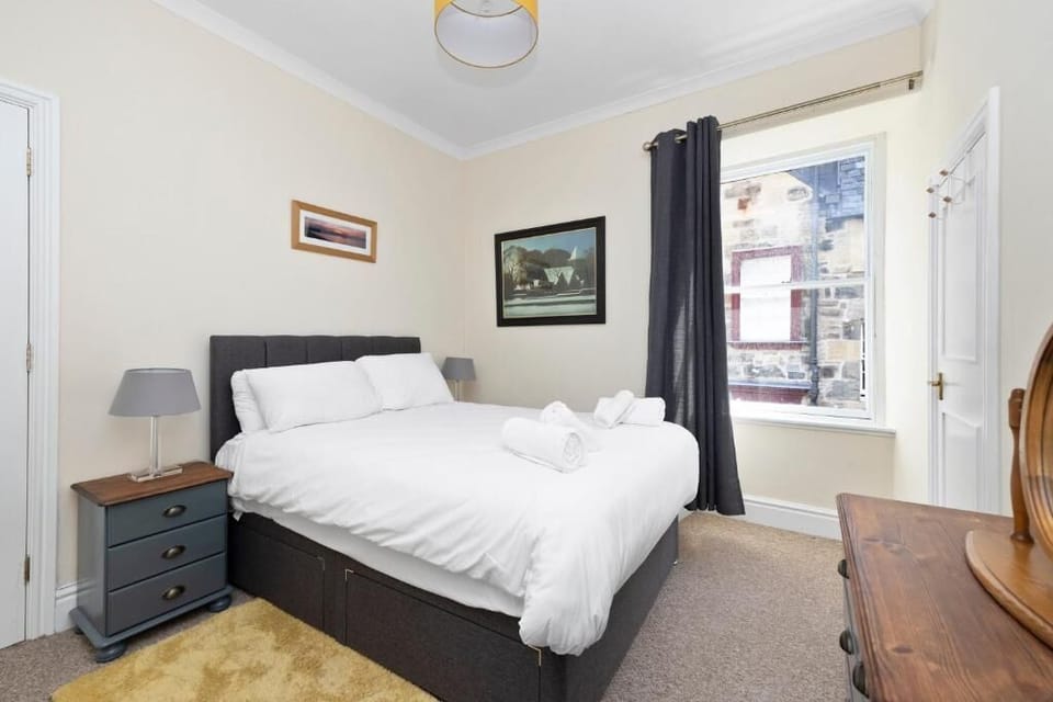 JOIVY Rose Street Hideaway Apartment in Edinburgh