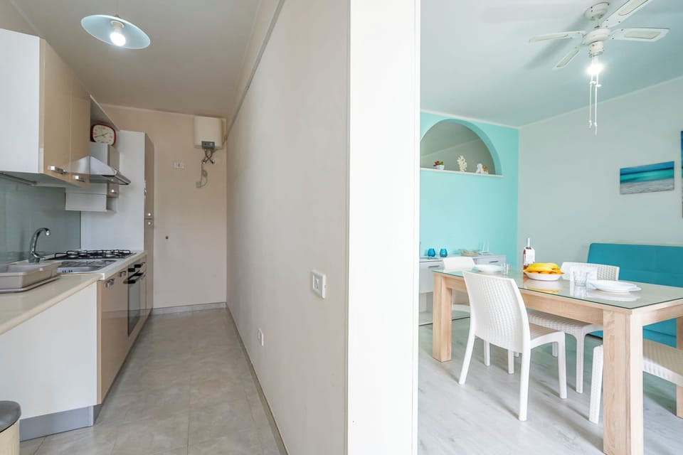 Family Apartment, 2 Bedrooms, Balcony (Riva Di Mare Apartment Near The Sea) | Private kitchen