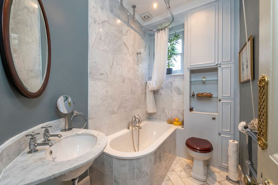 Apartment | Bathroom