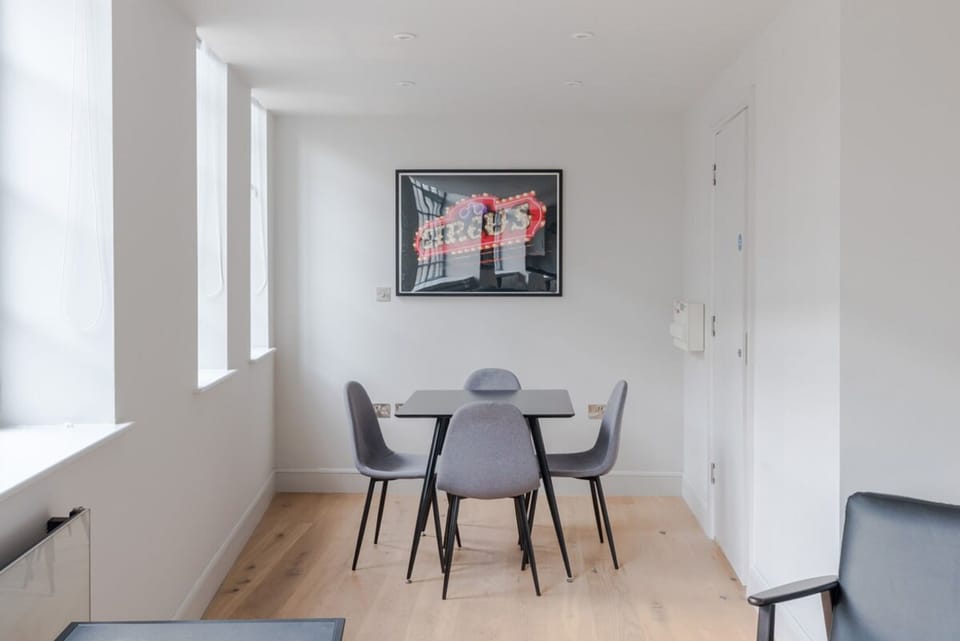 House | 1 bedroom, desk, Internet
