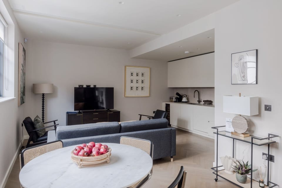 House | 2 bedrooms, desk, Internet