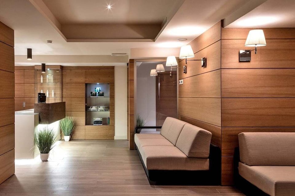 Couples treatment rooms, body treatments, aromatherapy
