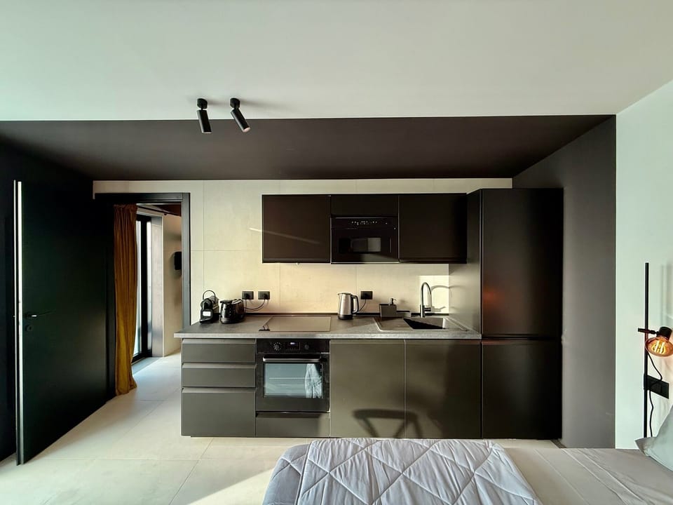 Comfort Triple Room, Garden View | In-room safe, blackout drapes, soundproofing, WiFi (free)