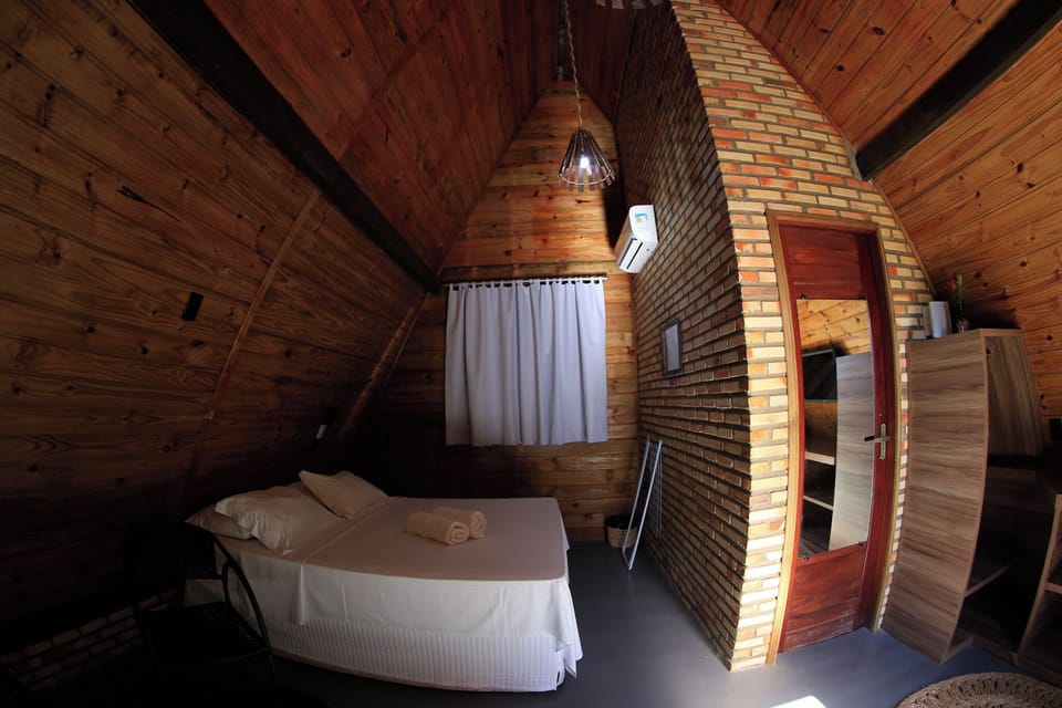 WiFi (free), bed sheets