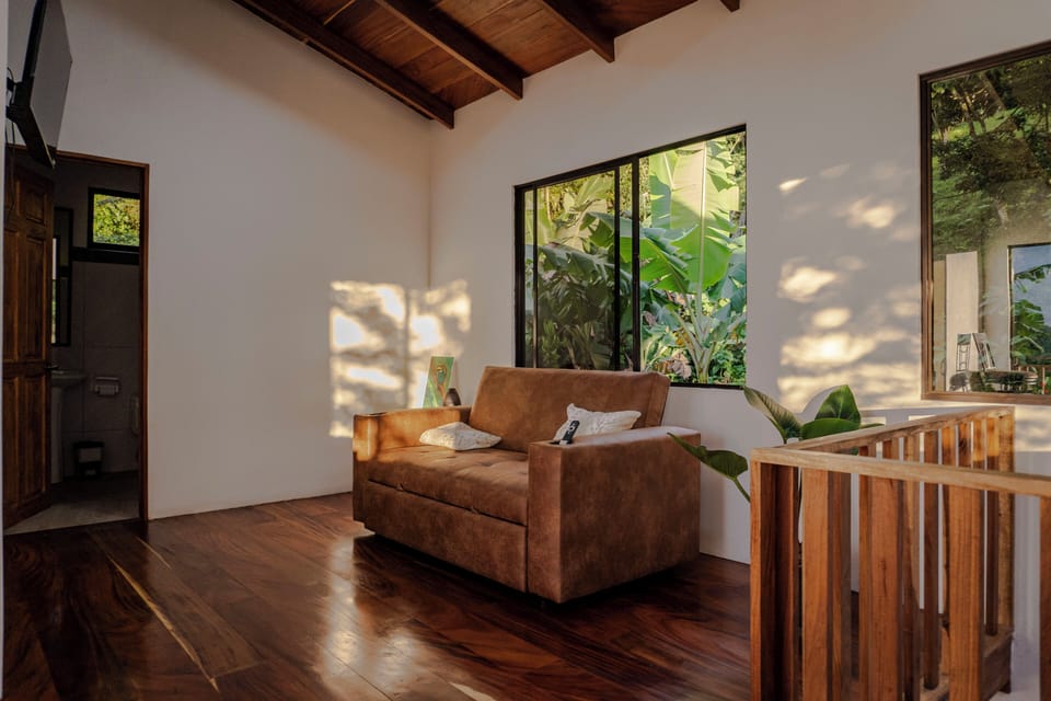 Comfort Apartment, Balcony, Mountain View | Living area