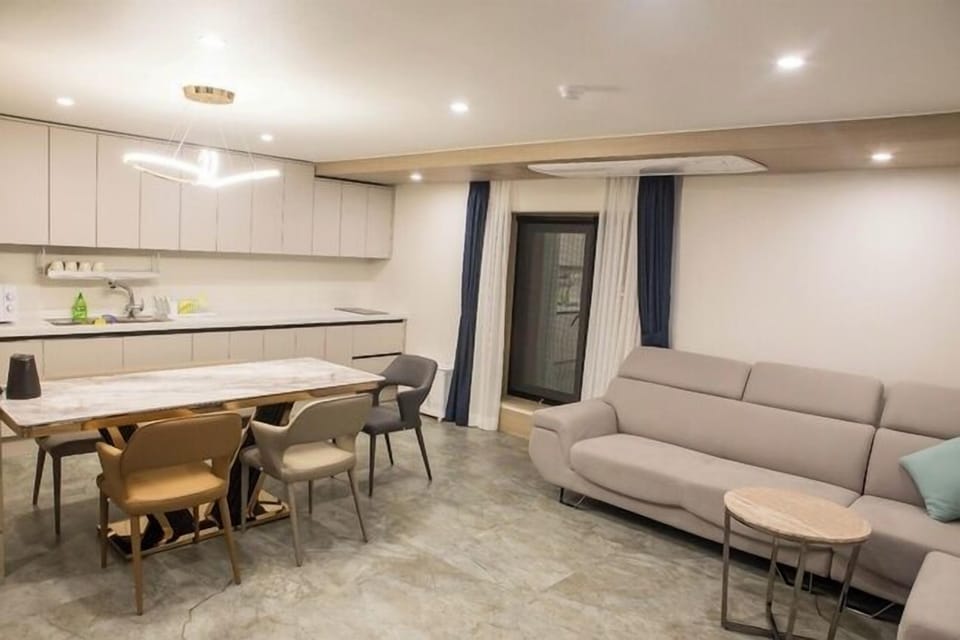 8. Garden Pool | Soundproofing, free WiFi