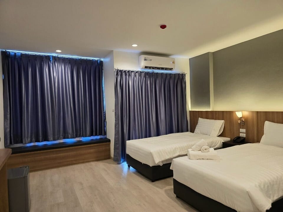 Superior Twin Room | In-room safe, iron/ironing board, free WiFi