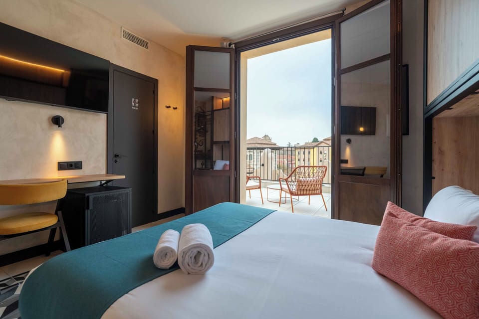 Double Room, Terrace | Free WiFi, bed sheets