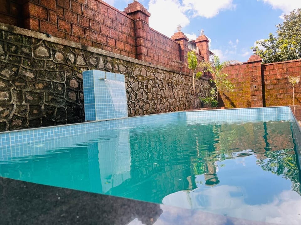 15 indoor pools