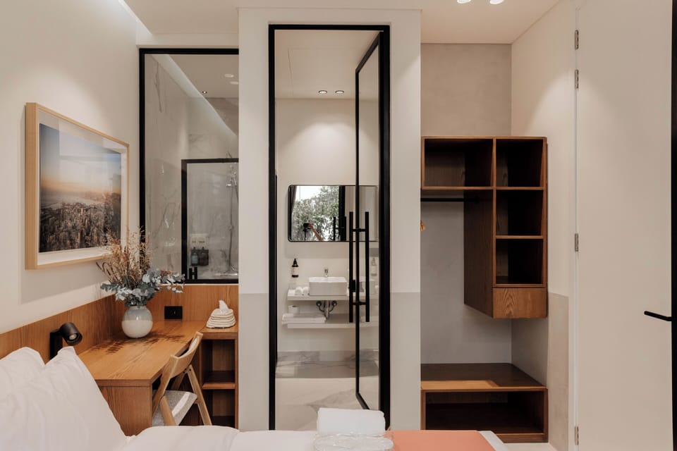 Double Room, Courtyard View | In-room safe, soundproofing, WiFi (free)