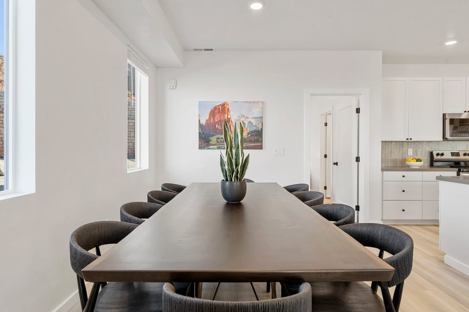 Townhome, 5 Bedrooms | Dining