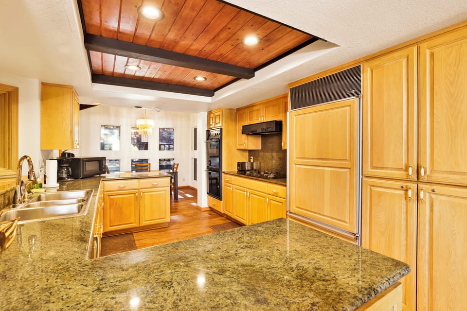 Cabin, Multiple Beds, Hot Tub, Mountain View (2529) | Private kitchen | Coffee/tea maker