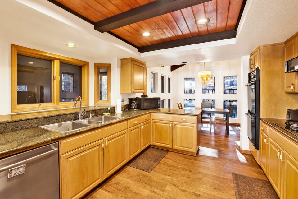 Cabin, Multiple Beds, Hot Tub, Mountain View (2529) | Private kitchen | Coffee/tea maker