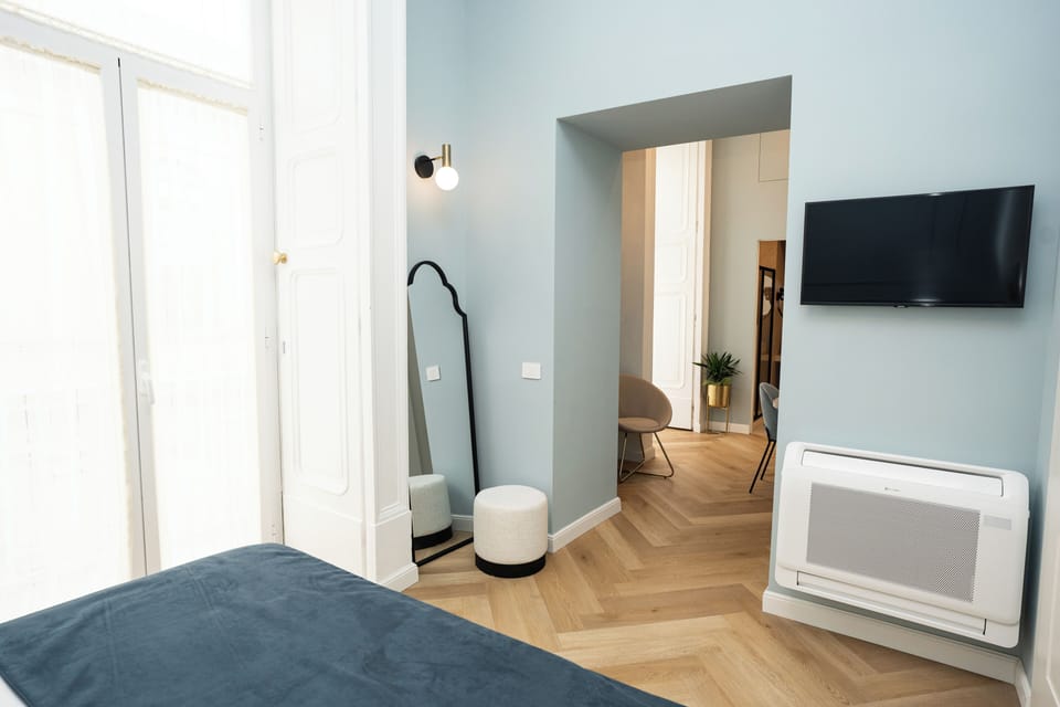 Deluxe Double Room, 1 Bedroom | In-room safe, individually decorated, individually furnished, desk