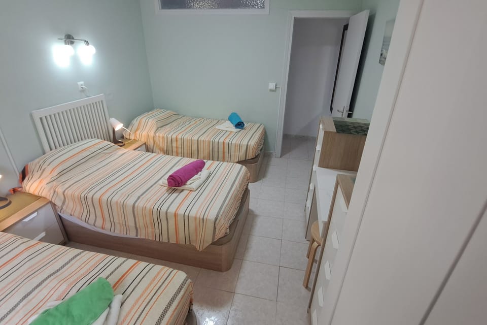2 bedrooms, iron/ironing board, free WiFi, bed sheets