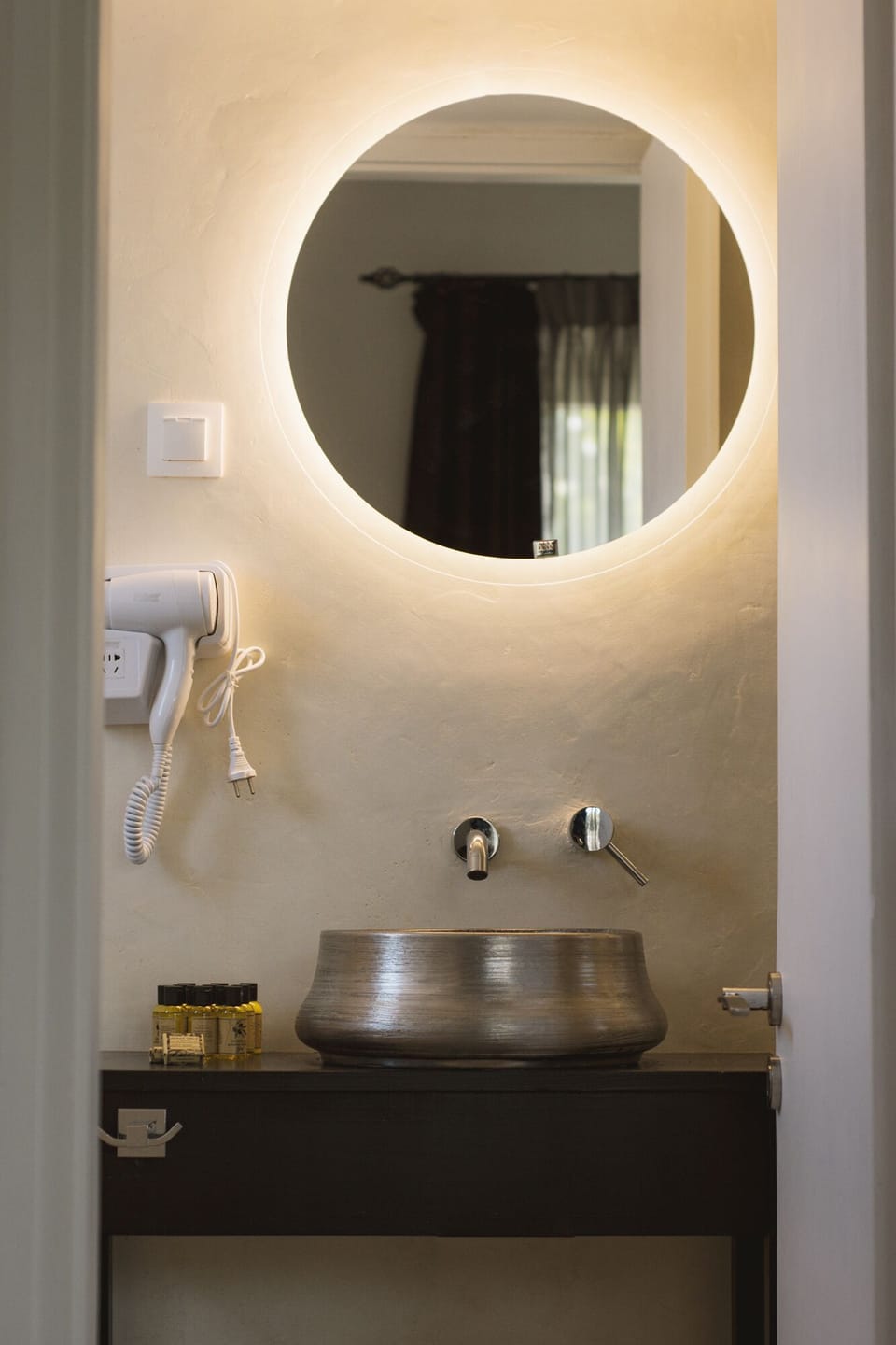 Comfort Double or Twin Room, Pool View | Bathroom | Shower, hair dryer, bathrobes, slippers
