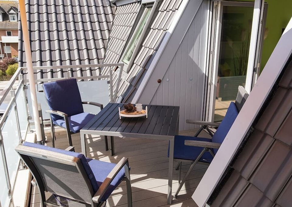 House | Outdoor dining