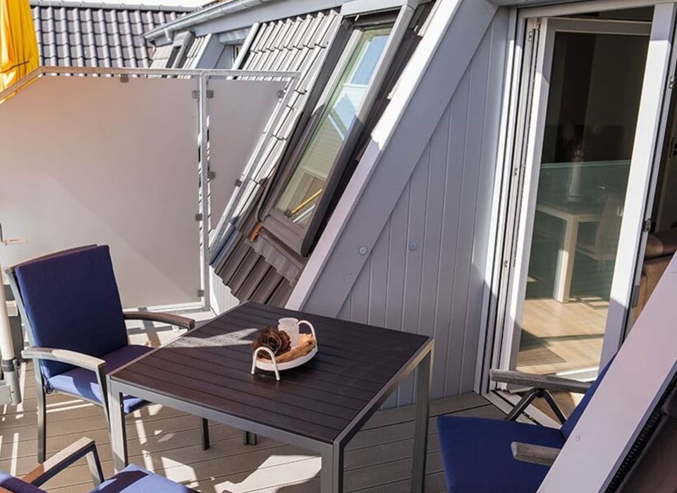 House | Outdoor dining