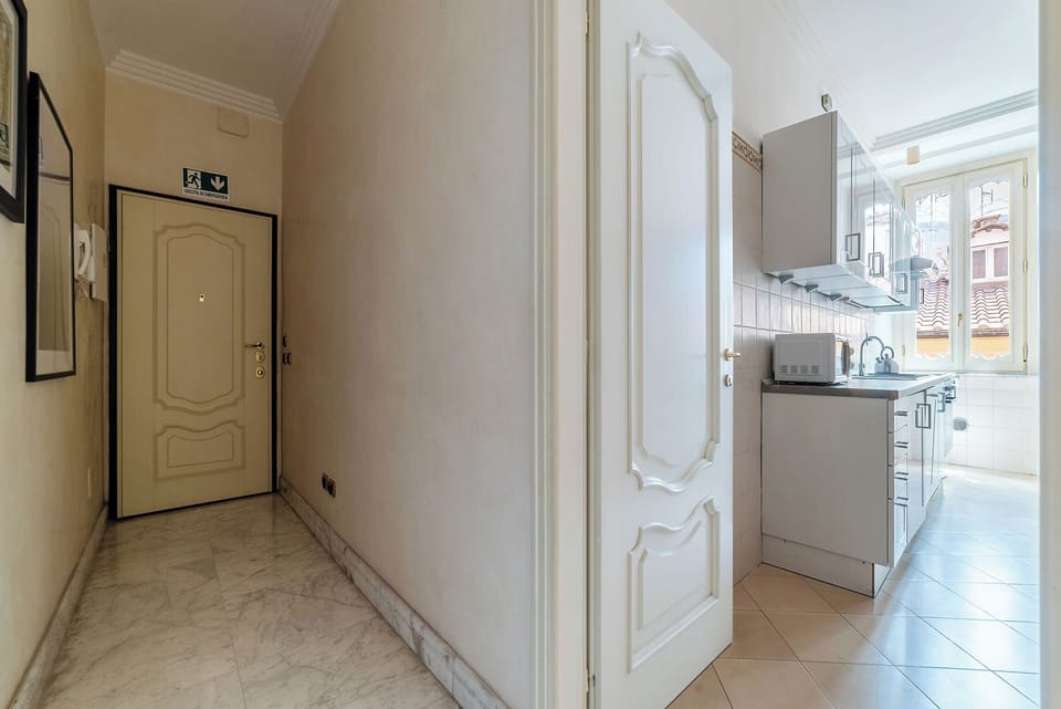 Apartment, 3 Bedrooms, 2 Bathrooms, River View | Private kitchen | Dishwasher, electric kettle, dining tables