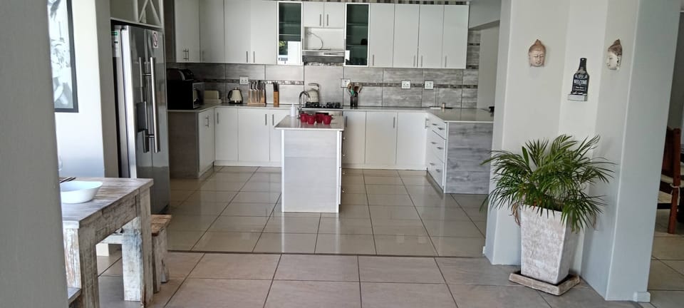 House, 5 Bedrooms, Smoking, Private Pool | Interior