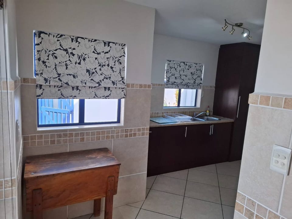 House, 4 Bedrooms, Smoking, Garden View | Interior
