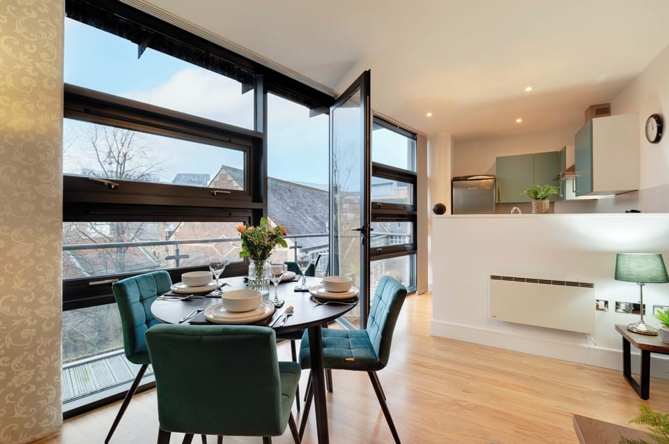Comfort Apartment | Living area | Flat-screen TV