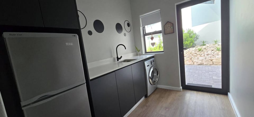 House, 2 Bedrooms, Smoking, Balcony | Laundry