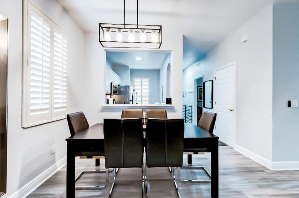 House | 4 bedrooms, high-speed internet