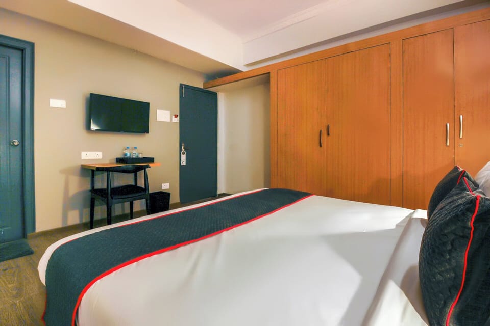 Iron/ironing board, free WiFi