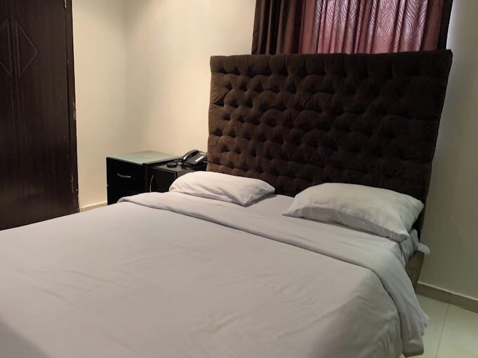 Deluxe Apartment, Balcony, City View | 1 bedroom, desk, laptop workspace, blackout drapes