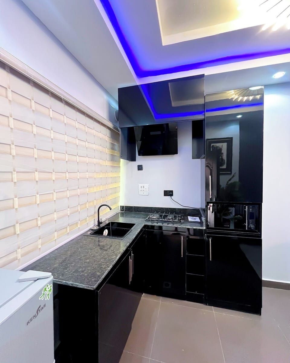 Deluxe Apartment, Balcony, City View | Bathroom | Free toiletries, hair dryer, towels, soap