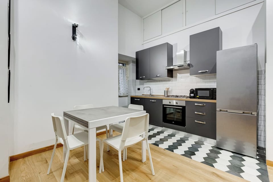 Apartment, 3 Bedrooms, Non Smoking | Dining room
