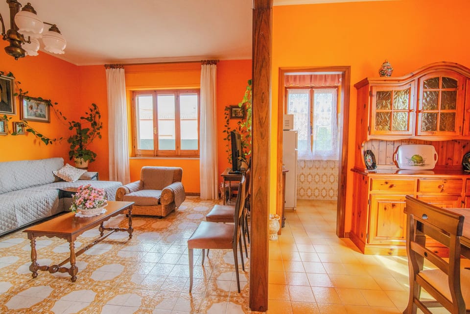 Apartment, Balcony | Living area | 32-inch TV with cable channels