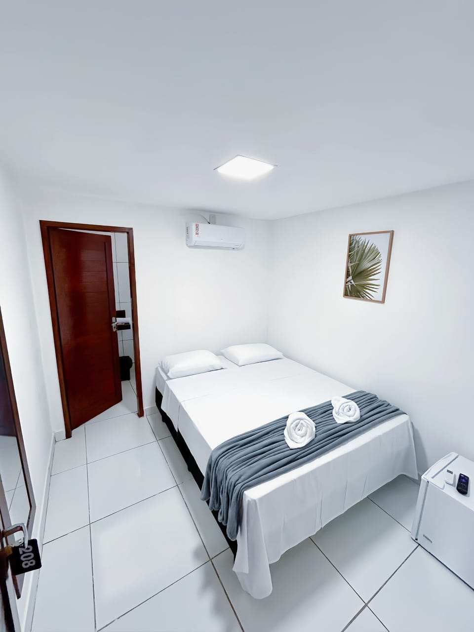 Standard Double Room | Iron/ironing board, free WiFi, bed sheets