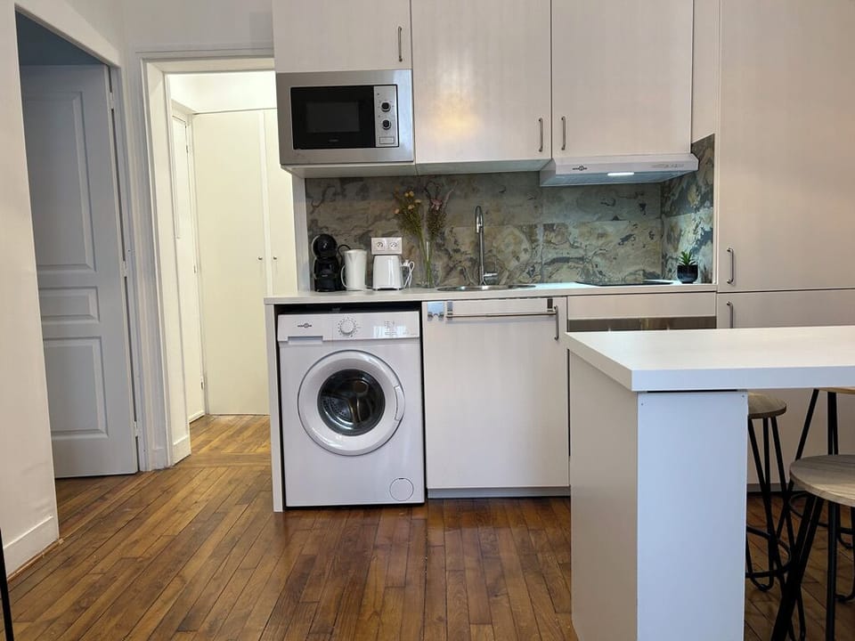 Comfort Apartment, City View | Private kitchen