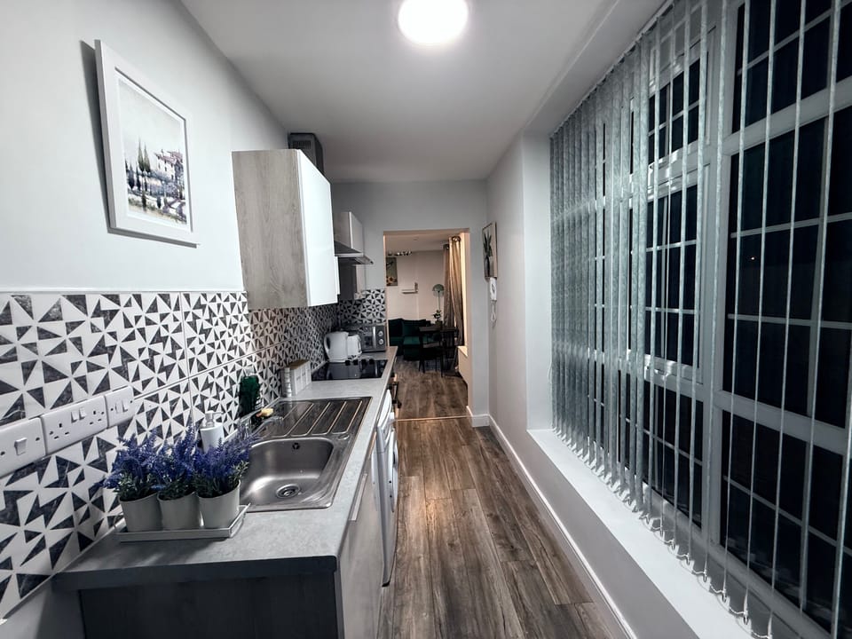 Apartment | Private kitchen | Fridge, microwave, oven, stovetop