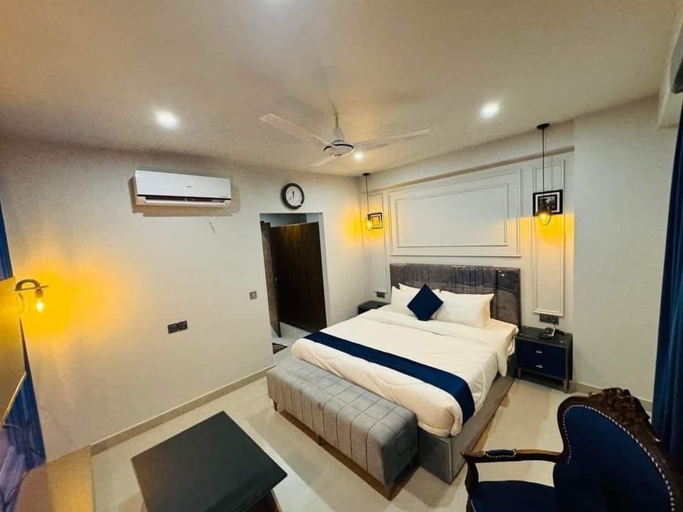 Standard Double or Twin Room | Iron/ironing board, free WiFi