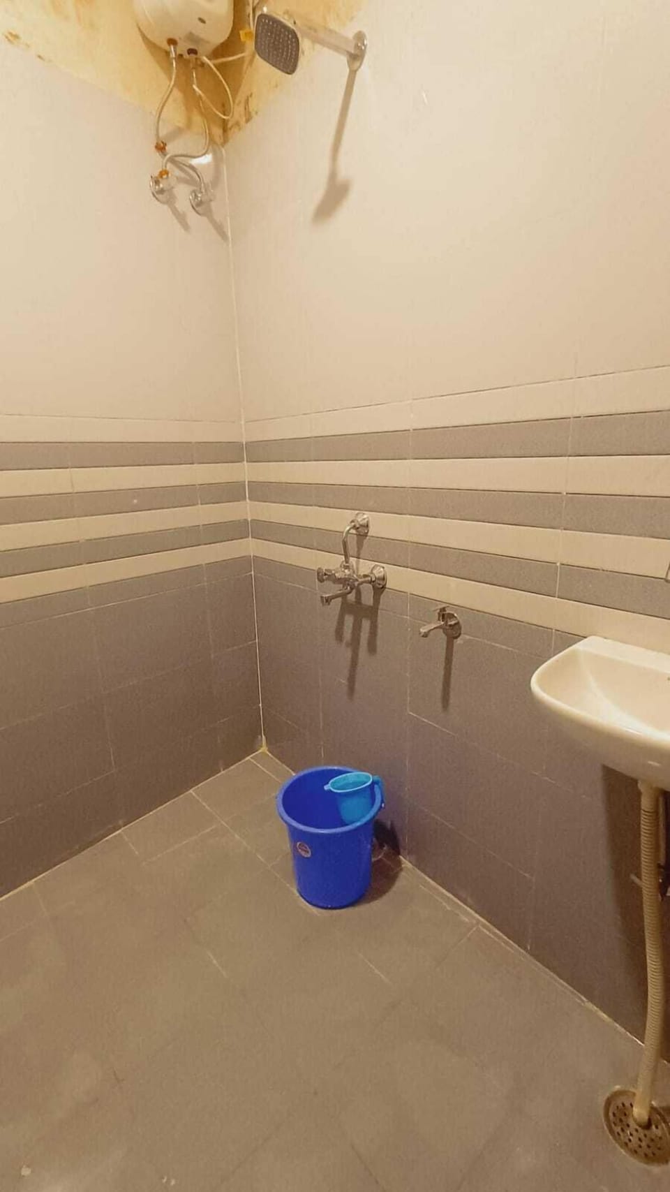 Shower, towels