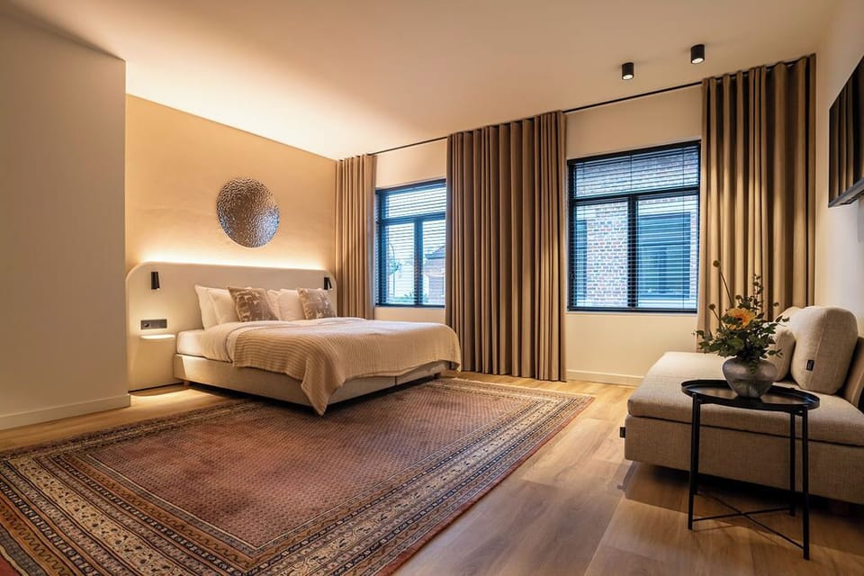 Junior Double Room, 1 King Bed with Sofa bed | In-room safe, laptop workspace, free WiFi, bed sheets