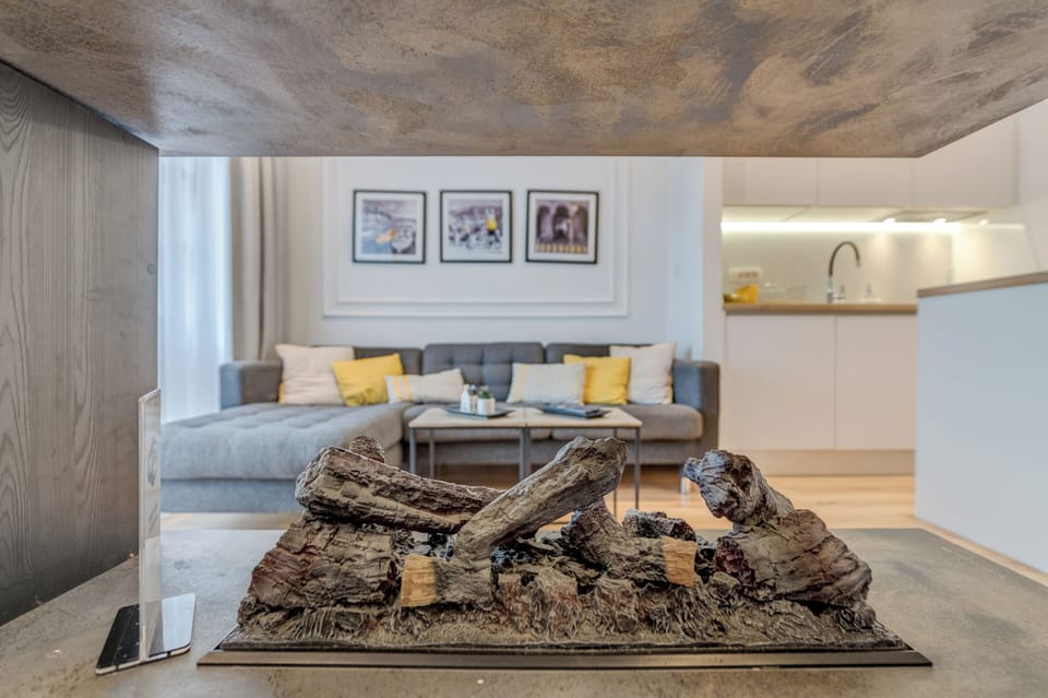 Deluxe Studio Suite, Balcony, City View | In-room safe, WiFi (free)