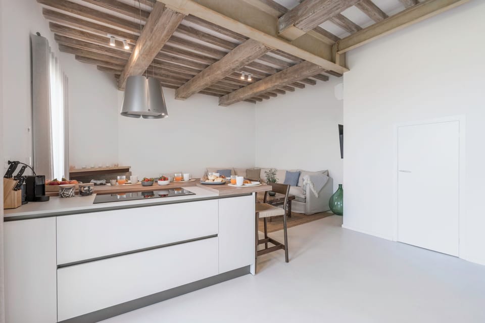 Apartment, Patio, Courtyard View | Private kitchen | Fridge, oven, stovetop, dishwasher