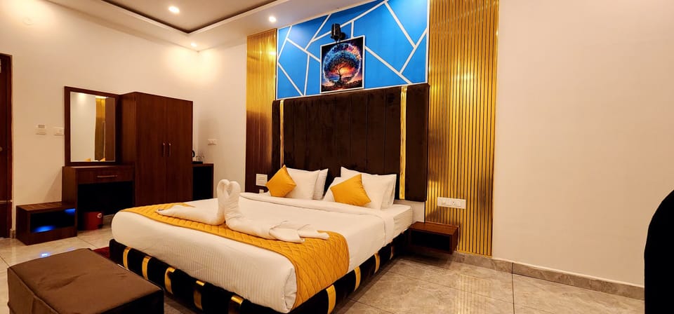 Deluxe Double Room, Balcony, City View | Free WiFi