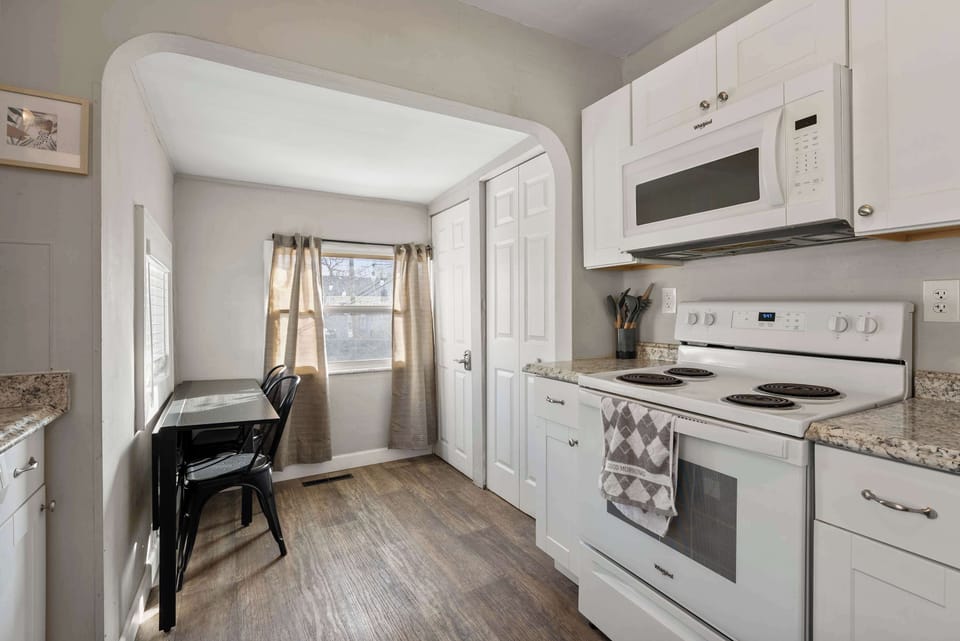 House, 2 Queen Beds, Patio, Garden View (The Cozy Bellows) | Private kitchen | Coffee/tea maker, fridge, microwave, oven