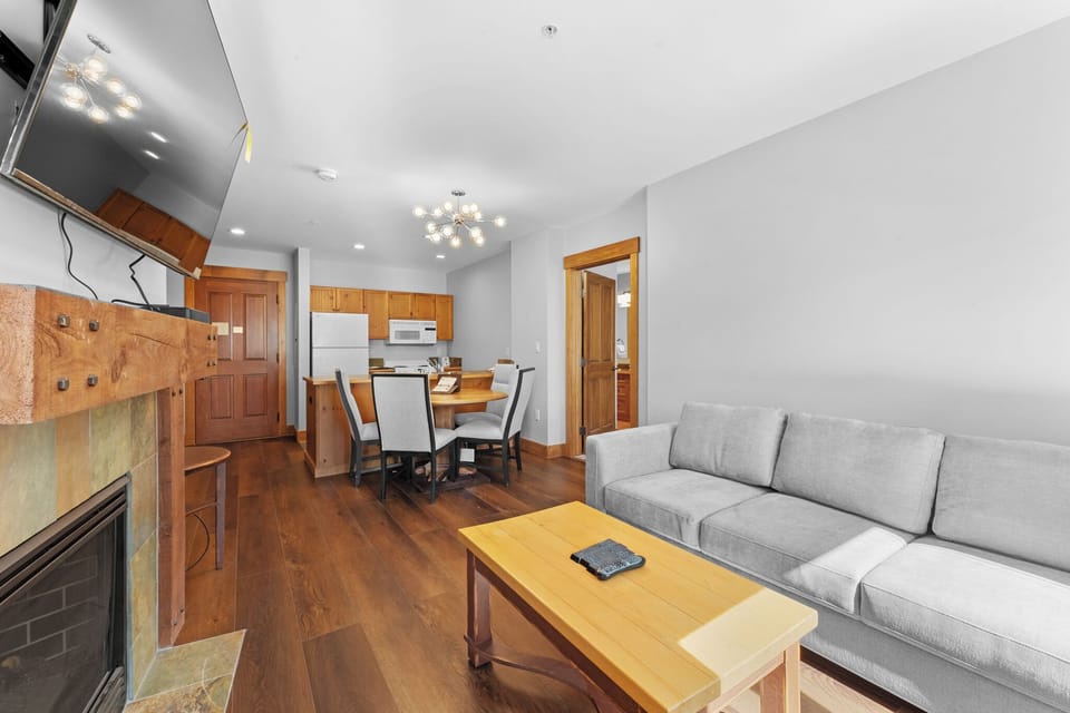 Condo (2 Bedrooms) | Property amenity