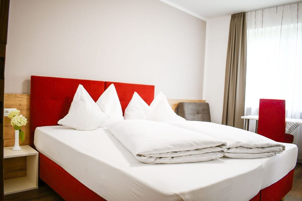 Comfort Double Room | Hypo-allergenic bedding, free WiFi