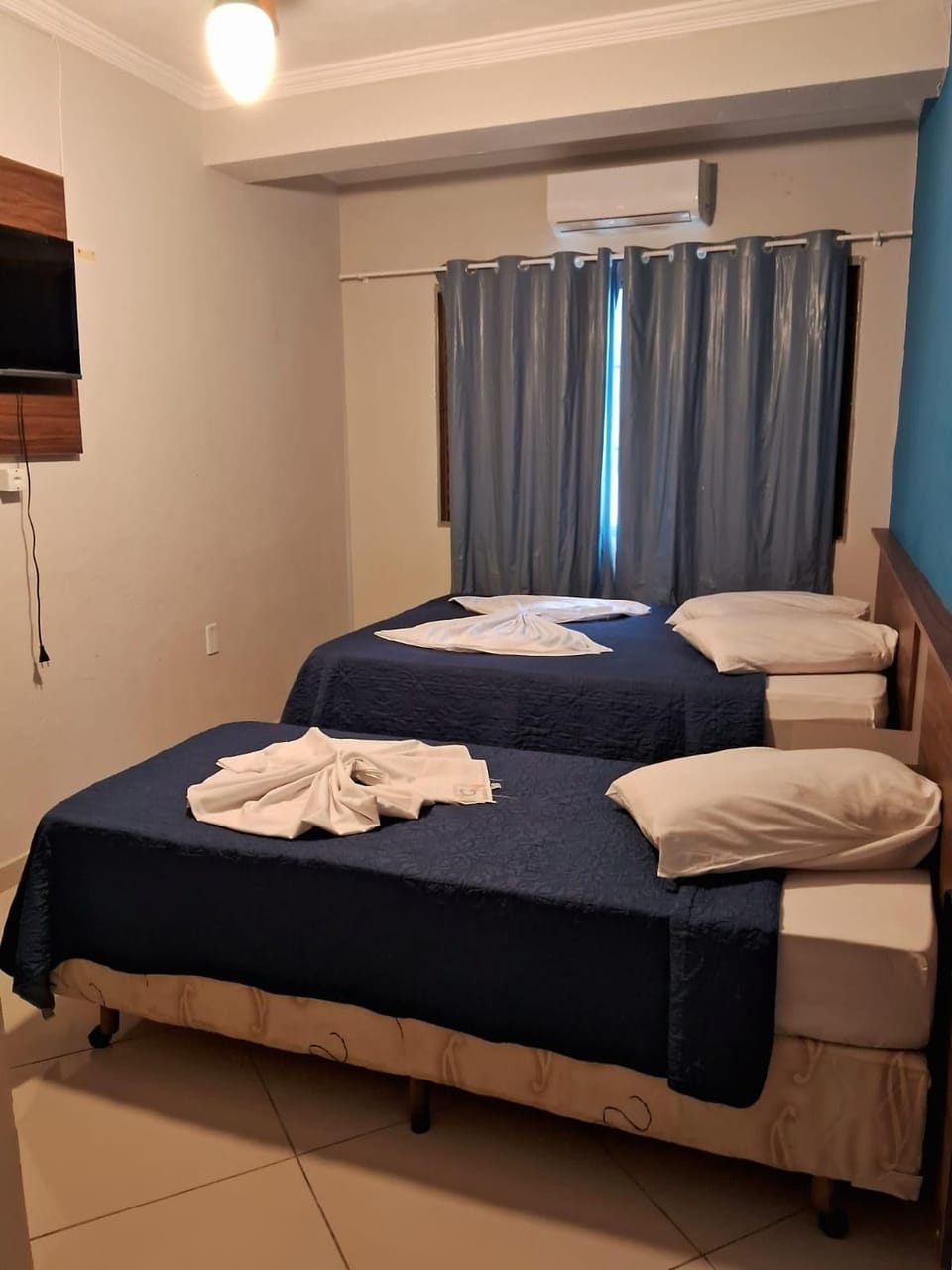 Free WiFi, bed sheets