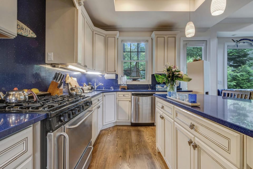 House, Multiple Beds, Patio, Garden View | Private kitchen | Coffee/tea maker