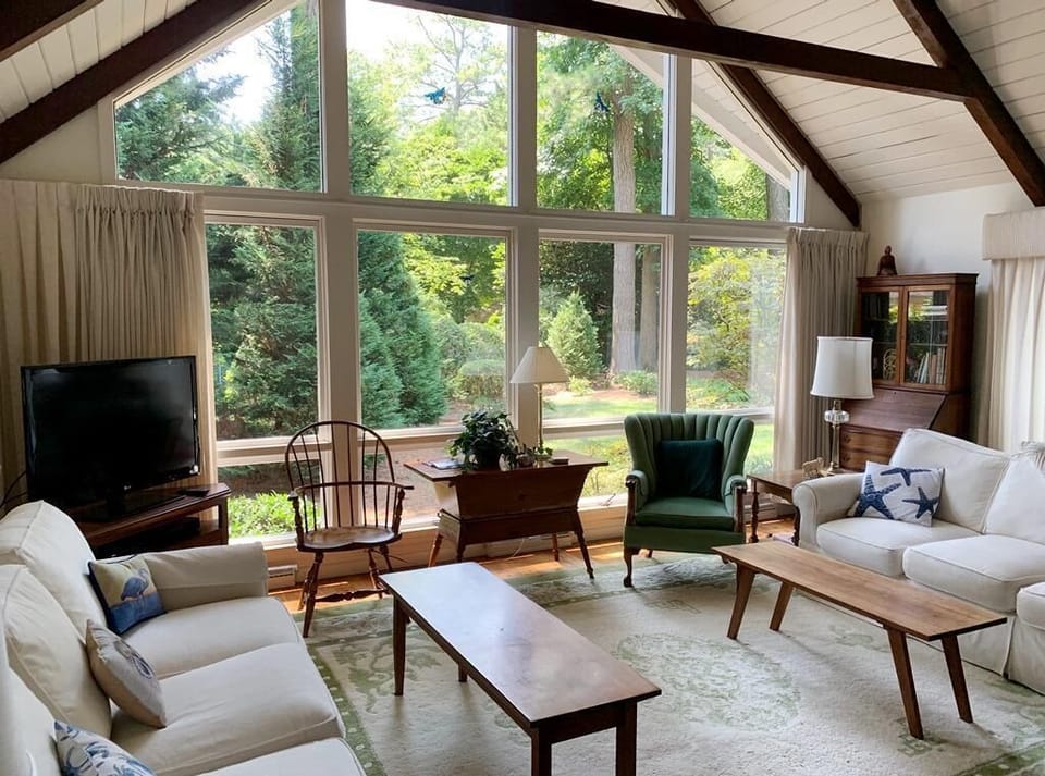 Cottage, Multiple Beds, Patio, Garden View | Living area